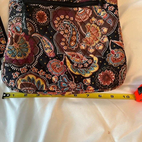 2 piece- Vera Bradley Fall purse and wallet/wristlet bundle. Lot of (2) - Picture 3 of 12